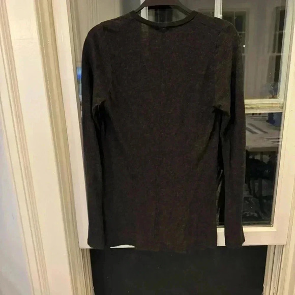 MONROW Size XS Women's Granite Long Sleeve V Neck Sweater Dark Gray Soft - Picture 3 of 5